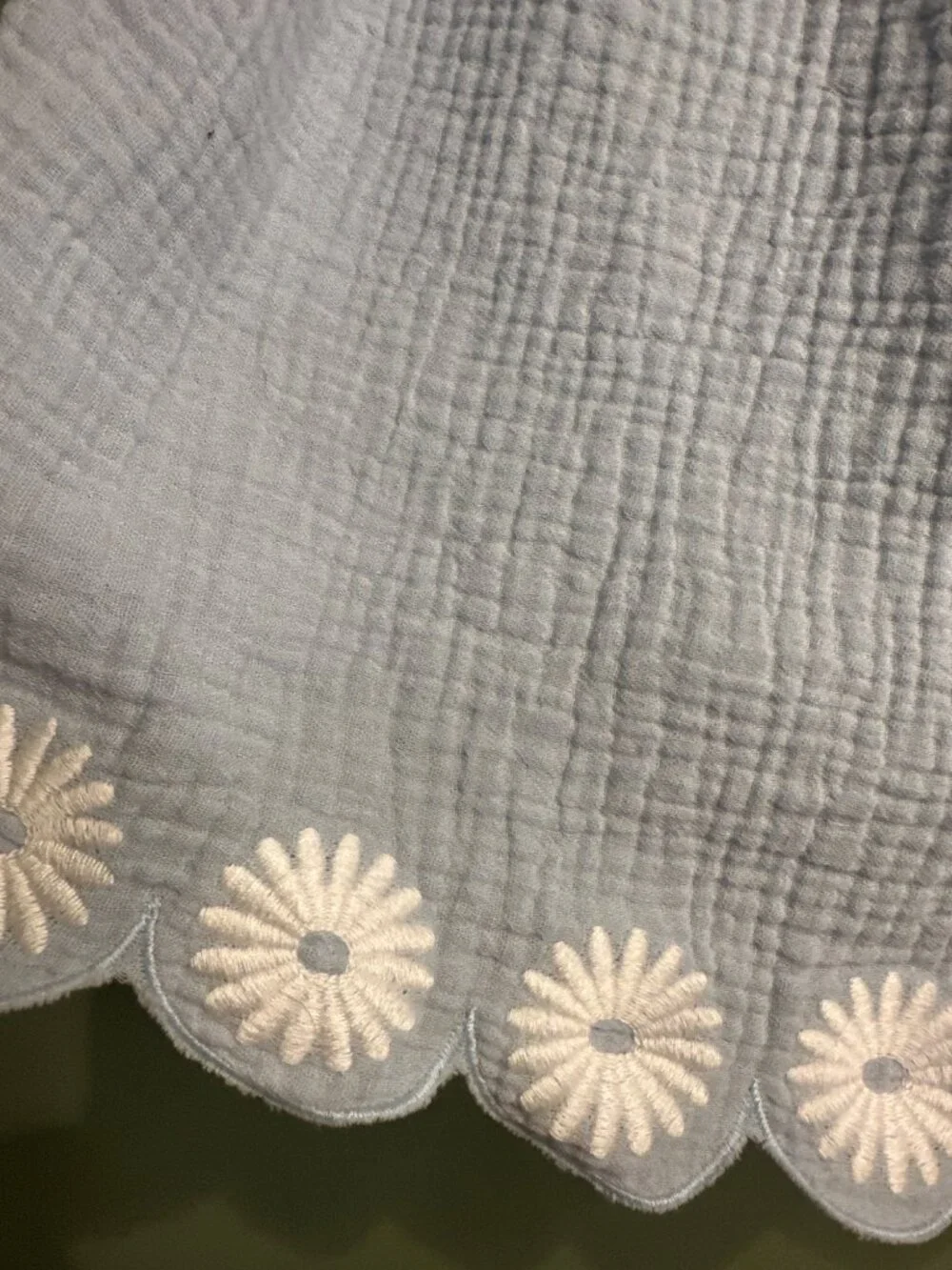 Rachel Zoe Girls Size 14 Blue Cotton Gauze Tank Top Embroidered Daisy Hem School